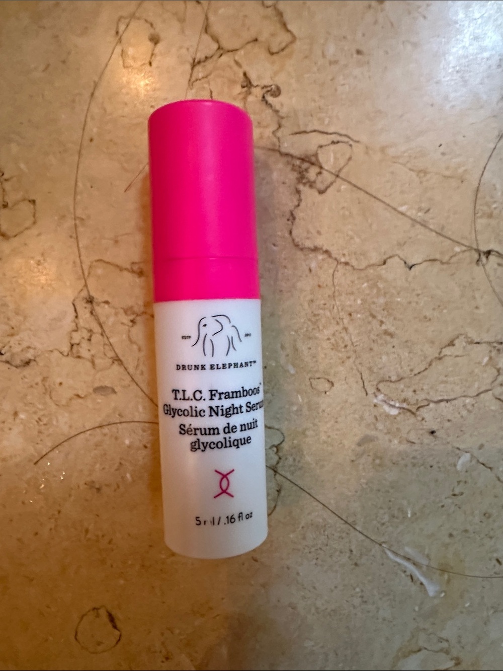 Drunk Elephant T.L.C. Framboos Night Serum - Hot Pink & White